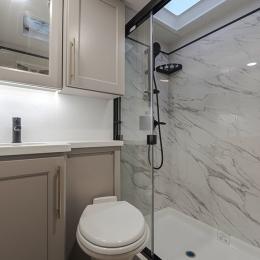 2025 Paradigm 395DS Interior