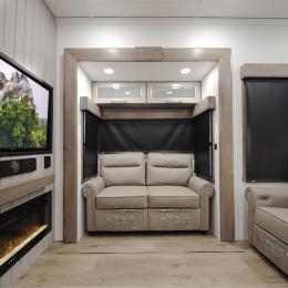 2025 Paradigm 395DS Interior