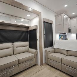 2025 Paradigm 395DS Interior