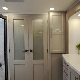 2025 Paradigm 370FB Interior