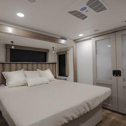 2025 Interior Paradigm 310RL