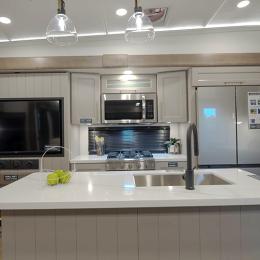 2025 Interior Paradigm 310RL