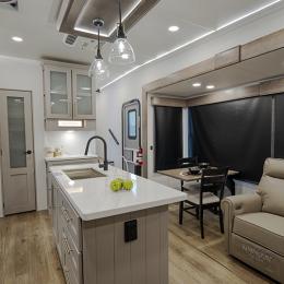 2025 Interior Paradigm 310RL