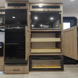 2025 Delta 281BH Interior