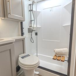 2025 Paradigm 295MK Interior