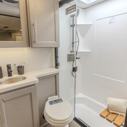 2025 Paradigm 295MK Interior