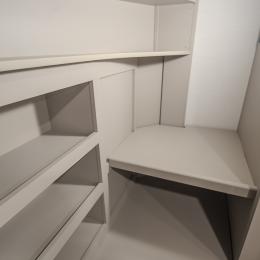 2025 Paradigm 340RL Interior