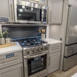 2025 Paradigm 380MP Interior