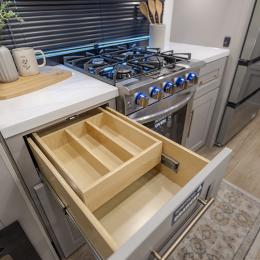 2025 Paradigm 380MP Interior