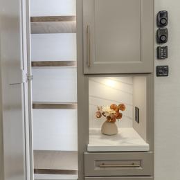 2025 Paradigm 380MP Interior