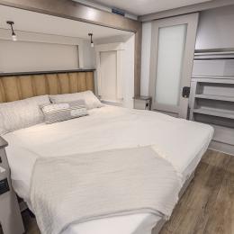 2025 Paradigm 380MP Interior