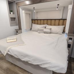 2025 Paradigm 382RK Interior