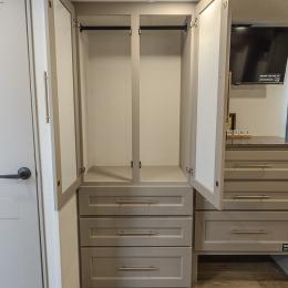 2025 Paradigm 385FL Interior